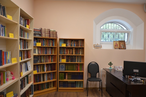 /Content/PhotoArticles/2828library 2.jpg